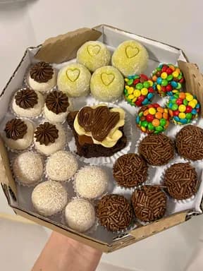 Caixa com 25 doces